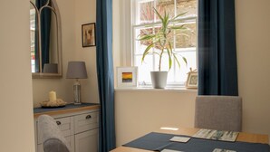 Dining - Pass the Keys Beautiful Basement Flat. Walk2town/beach/ferry (Ryde)