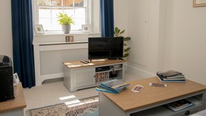 Interior - Pass the Keys Beautiful Basement Flat. Walk2town/beach/ferry (Ryde)