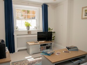 Interior - Pass the Keys Beautiful Basement Flat. Walk2town/beach/ferry (Ryde)