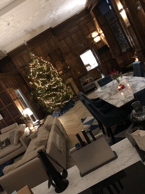 Departamento, varias camas | Sala de estar