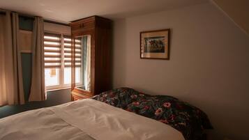 2 bedrooms, free WiFi, bed sheets