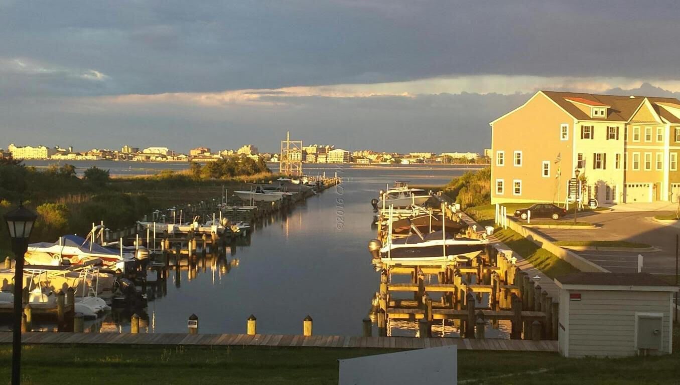 Waterfront West Ocean City Townhouse - Featured on HGTV with Pool and Gym access!!