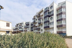 Exterior - 50m from the beache, flat for 4 (Saint-Gilles-Croix-de-Vie)