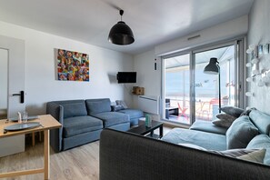 TV - 50m from the beache, flat for 4 (Saint-Gilles-Croix-de-Vie)