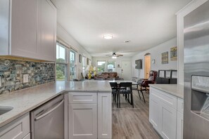 Interior - Simply Dune Our Thing - Four Bedroom, Three Bathroom, No interior Stairwell. (Garden City Beach)