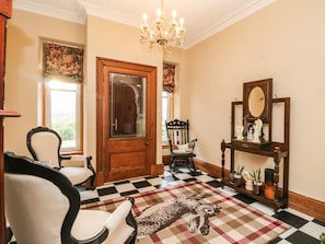 Cottage | Interior