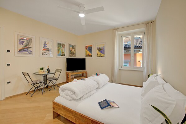 Honeymoon Room, Multiple Bedrooms (Les Suites Di Sara 5) | View from room