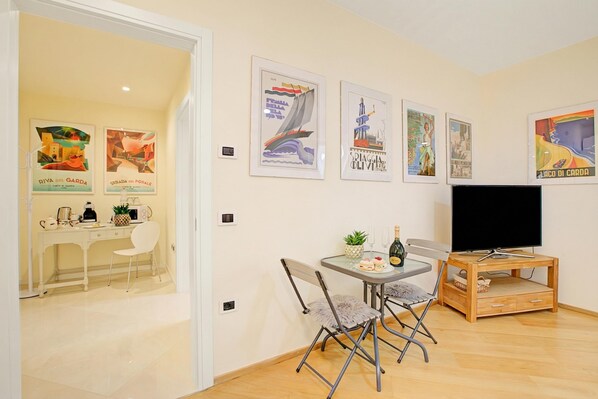 Honeymoon Room, Multiple Bedrooms (Les Suites Di Sara 5) | Interior