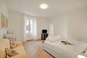 Honeymoon Room, Multiple Bedrooms (Les Suites Di Sara 3) - Les Suites Di Sara Rooms (Riva del Garda)
