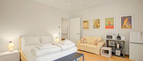 Habitación de luna de miel, varias habitaciones (Les Suites Di Sara 3) | 1 dormitorio, wifi gratis, ropa de cama