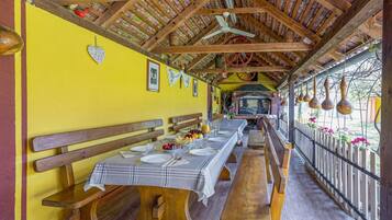 Family House, Multiple Bedrooms, 2 Bathrooms (Rural Homestead Trenkovo) | Outdoor dining