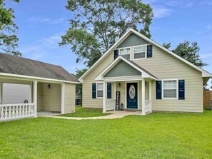 Exterior - 3BR/2B in the heart of Leesville, Southern Comfort (Leesville)