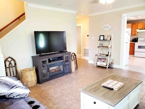 Smart TV, fireplace