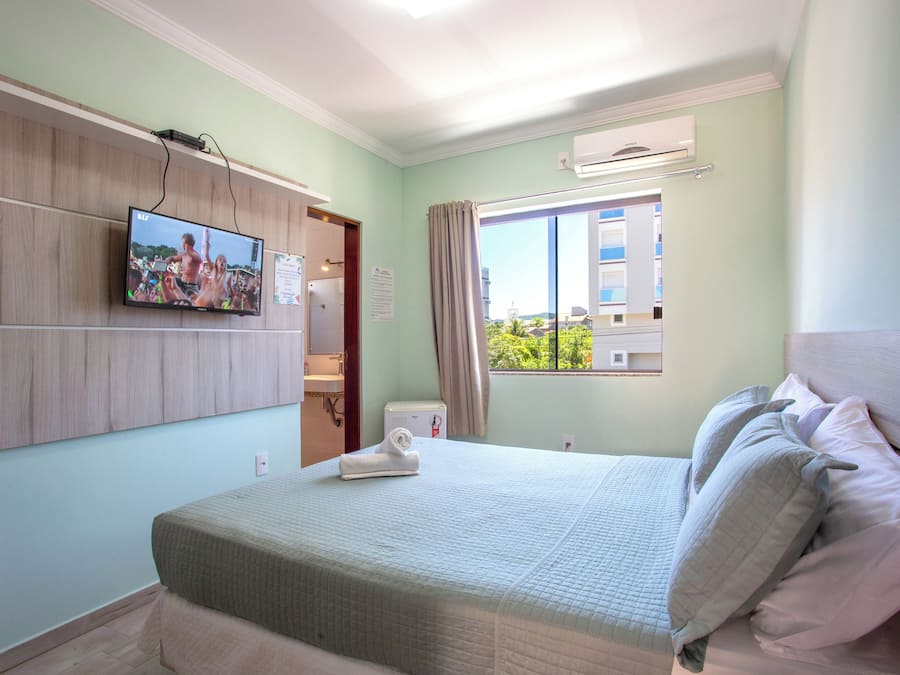 Suite Standard | Minibar, WiFi (free), bed sheets