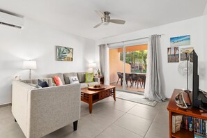 TV, offices - Sweet 2 bedroom walking distance to Eagle Beach (Eagle Beach)