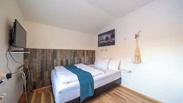 Economy Double Room | Desk, blackout curtains, free WiFi, bed sheets