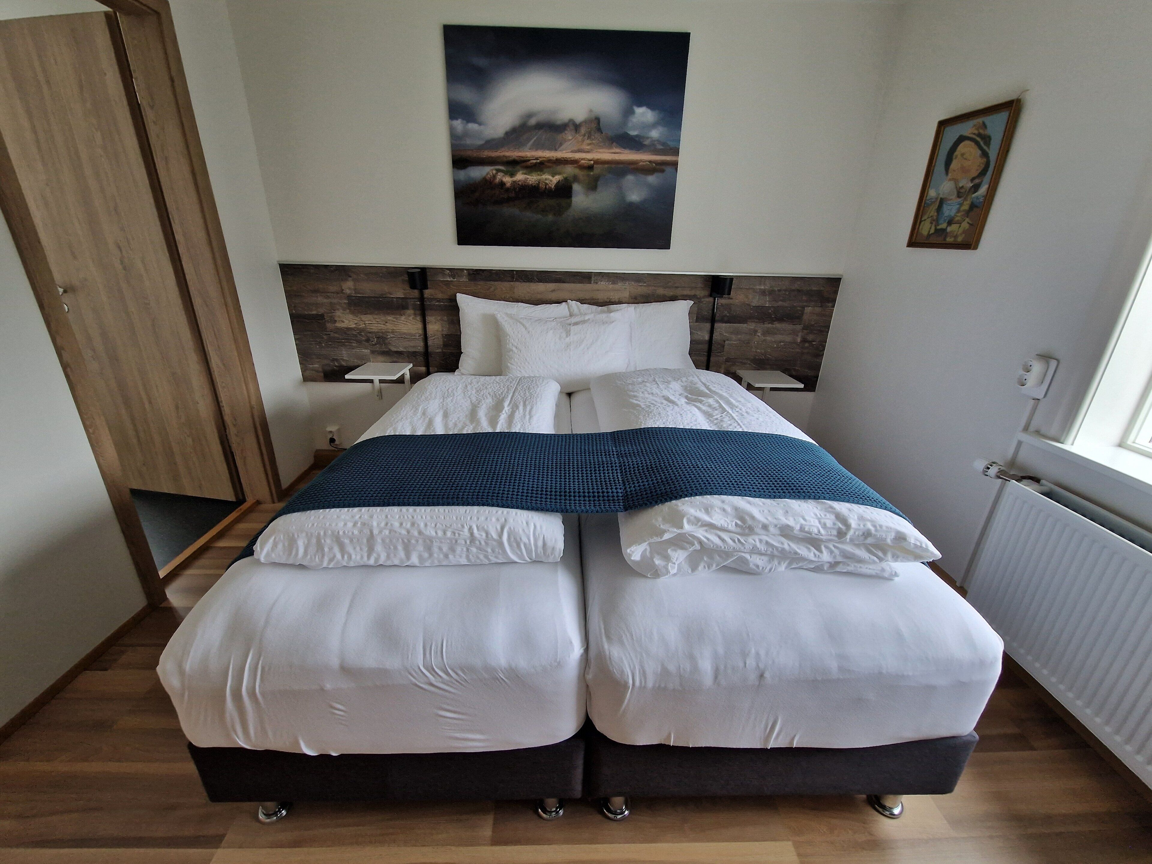 standard double or twin room, 2 single beds | desk, blackout curtains, free wifi, bed sheets