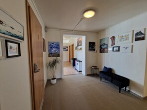 Lobby sitting area - Guesthouse Mikael (Höfn)