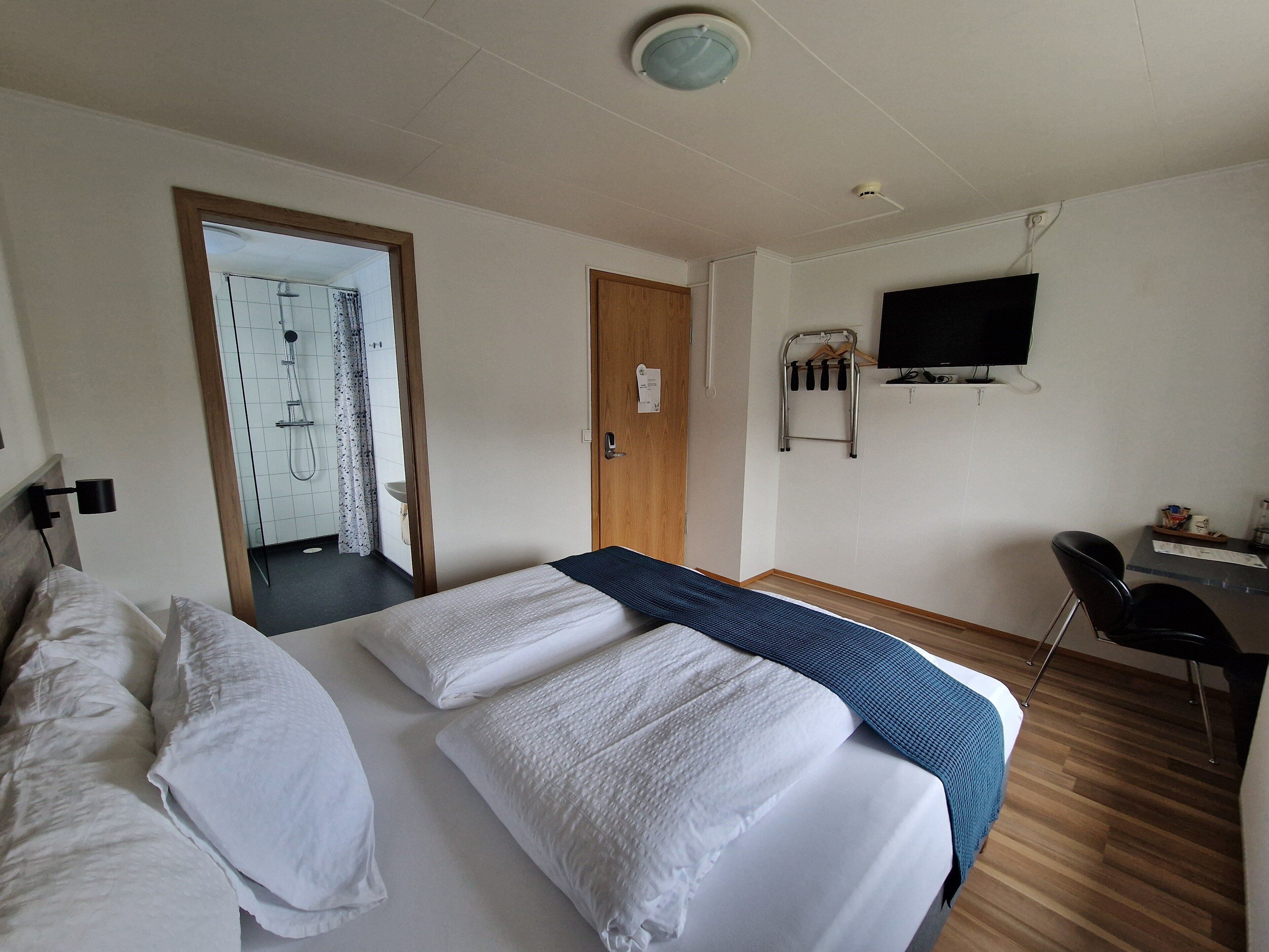 standard double or twin room, 2 single beds | desk, blackout curtains, free wifi, bed sheets