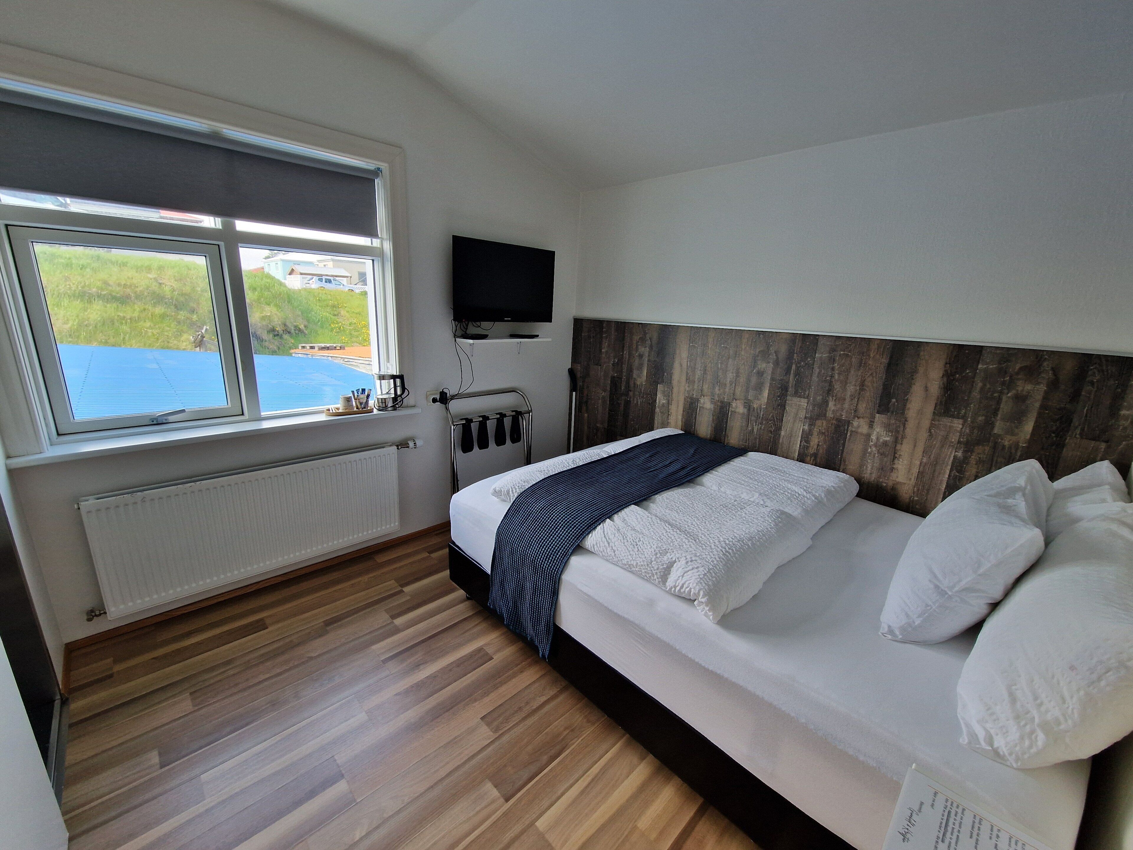 economy double room | desk, blackout curtains, free wifi, bed sheets