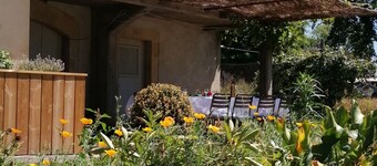 Charming gîte on the banks of the Dordogne river