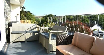 Charming, 3 bed, dog friendly bungalow with lovely views, 5 mins from the beach