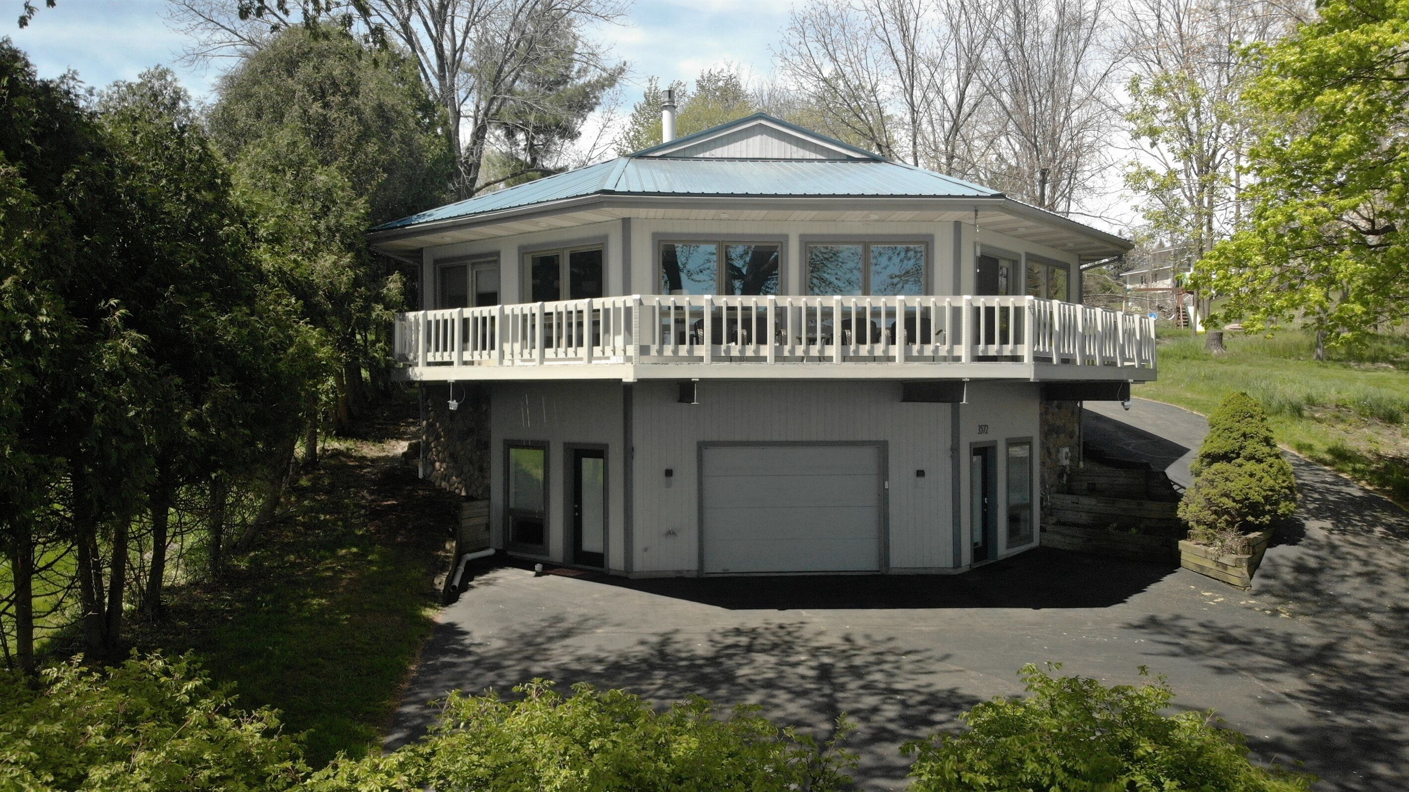 Lake Front,Hot tub,Skiing,Hiking,Finger Lakes Wine Trail