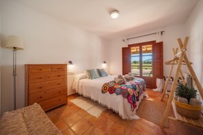 3 bedrooms, iron/ironing board, free WiFi, bed sheets - Can Soler by Rentallorca (Porreres)