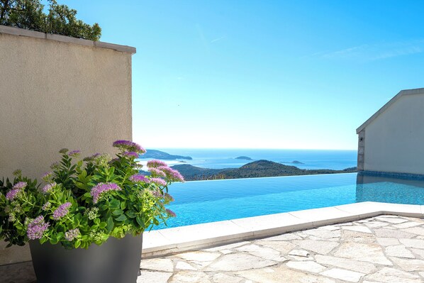 Outdoor pool, a heated pool