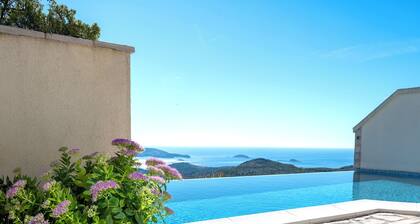 Luxury Villa Fig with heated infinity pool and Jacuzzi-near Dubrovnik