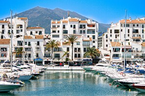 صورة غير مصنفة، 2 من 36، زرّ