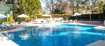 Puerto Banus, 400 metres to the Beach