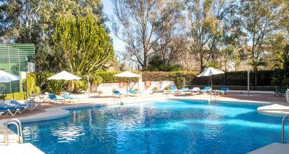 Puerto Banus, 400 metres to the Beach