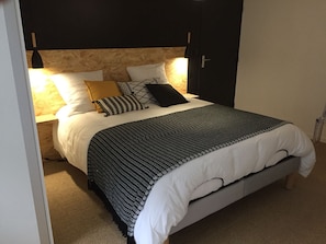 2 slaapkamers, een strijkplank/strijkijzer, gratis wifi