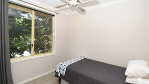 4 bedrooms, iron/ironing board