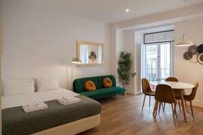 Iron/ironing board, free WiFi, bed sheets - FLH S. Bento Lovely Studio (Lisbon)