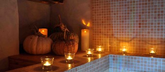 Gîte "L'Abloux" du Ris de Feu de 160 ha avec Piscine chauffée, Spa et Sauna 