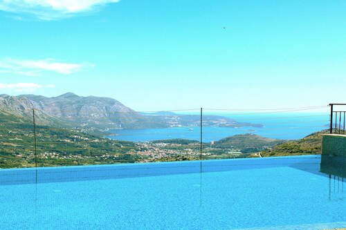 Luxury Apartment Goja with heated infinity pool and Jacuzzi- near Dubrovnik