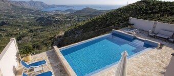 Luxury Apartment Goja with heated infinity pool and Jacuzzi- near Dubrovnik