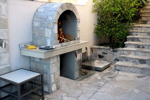 Terrace/patio - Luxury Apartment Goja with heated infinity pool and Jacuzzi- near Dubrovnik (Ravno)