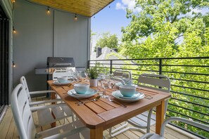 Outdoor dining - 36 🛌 BEDS | 🏡 🏡  🏡 3 SIDE BY SIDE | LARGE ​🎉 CELEBRATIONS (Nashville)