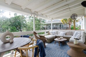 Outdoor dining - Upper level duplex packed with style and charm! (Wrightsville Beach)