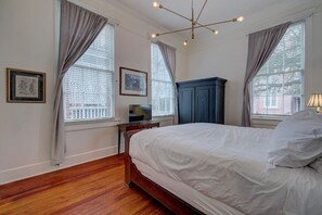 1 bedroom, iron/ironing board, WiFi, bed sheets - City Club Suite - #51 George Bernard Shaw (Wilmington)