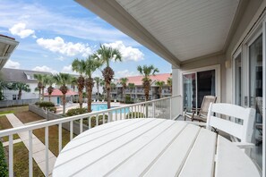 Outdoor dining - Pet Friendly! 🐶 Great Location! (Santa Rosa Beach)