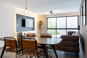 Dining - w* | Vibrant  2BR in Parque España (Ciudad de México)