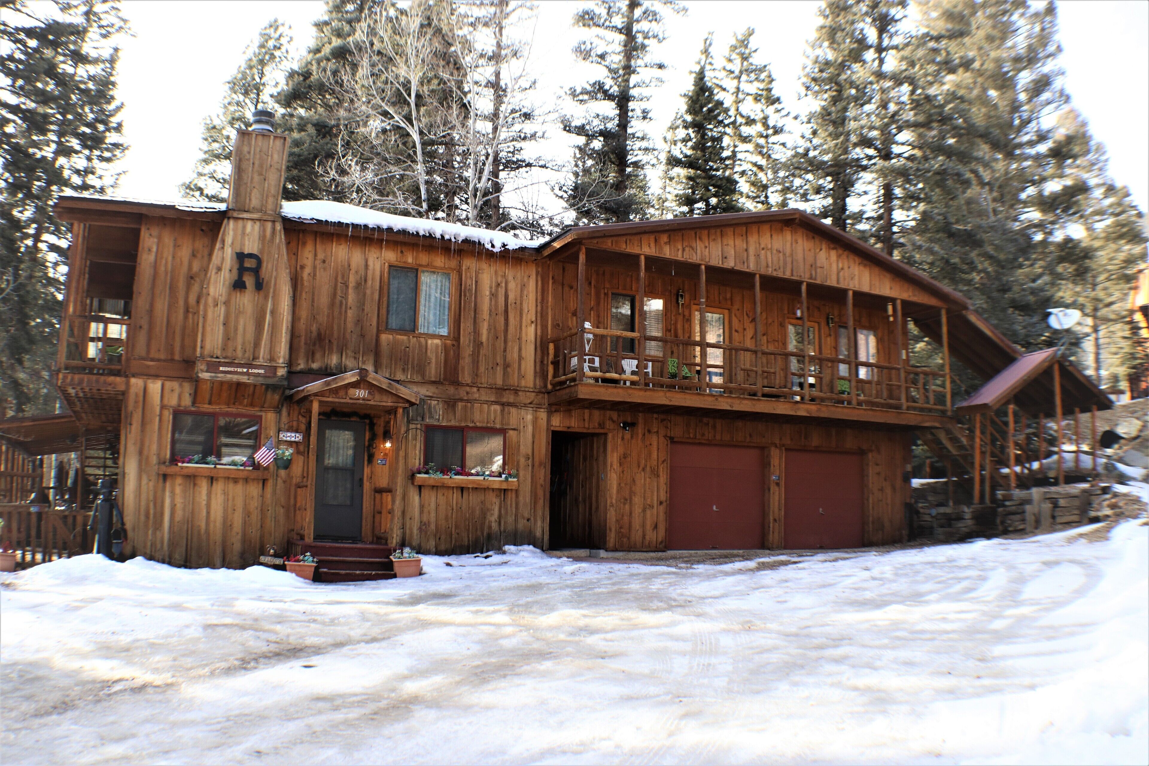 Ridgeview Lodge Deluxe - In Town - Jacuzzi Tub