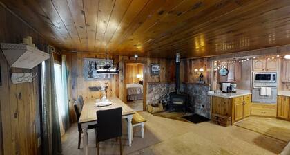 Ridgeview Lodge Deluxe - In Town - Jacuzzi Tub