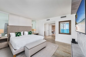 2 bedrooms, in-room safe, desk, iron/ironing board