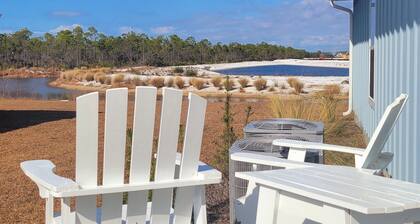 Seaside Retreat - resort setting with beach and pool access