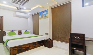 Desk, soundproofing, iron/ironing board - Itsy Hotels J A Royal Suites Manikonda (Hyderabad)